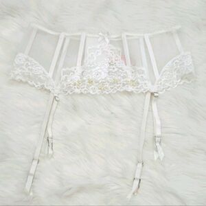 Victoria Secret white Garter Belt lace women size Os One Size Adjustable Womens